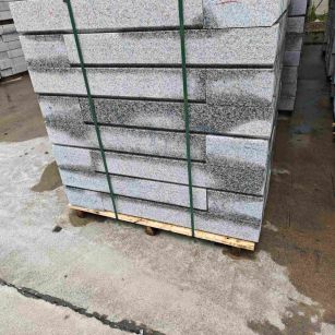 林芝芙蓉白路牙石，马路牙子