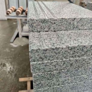 林芝芝麻白楼梯踏步