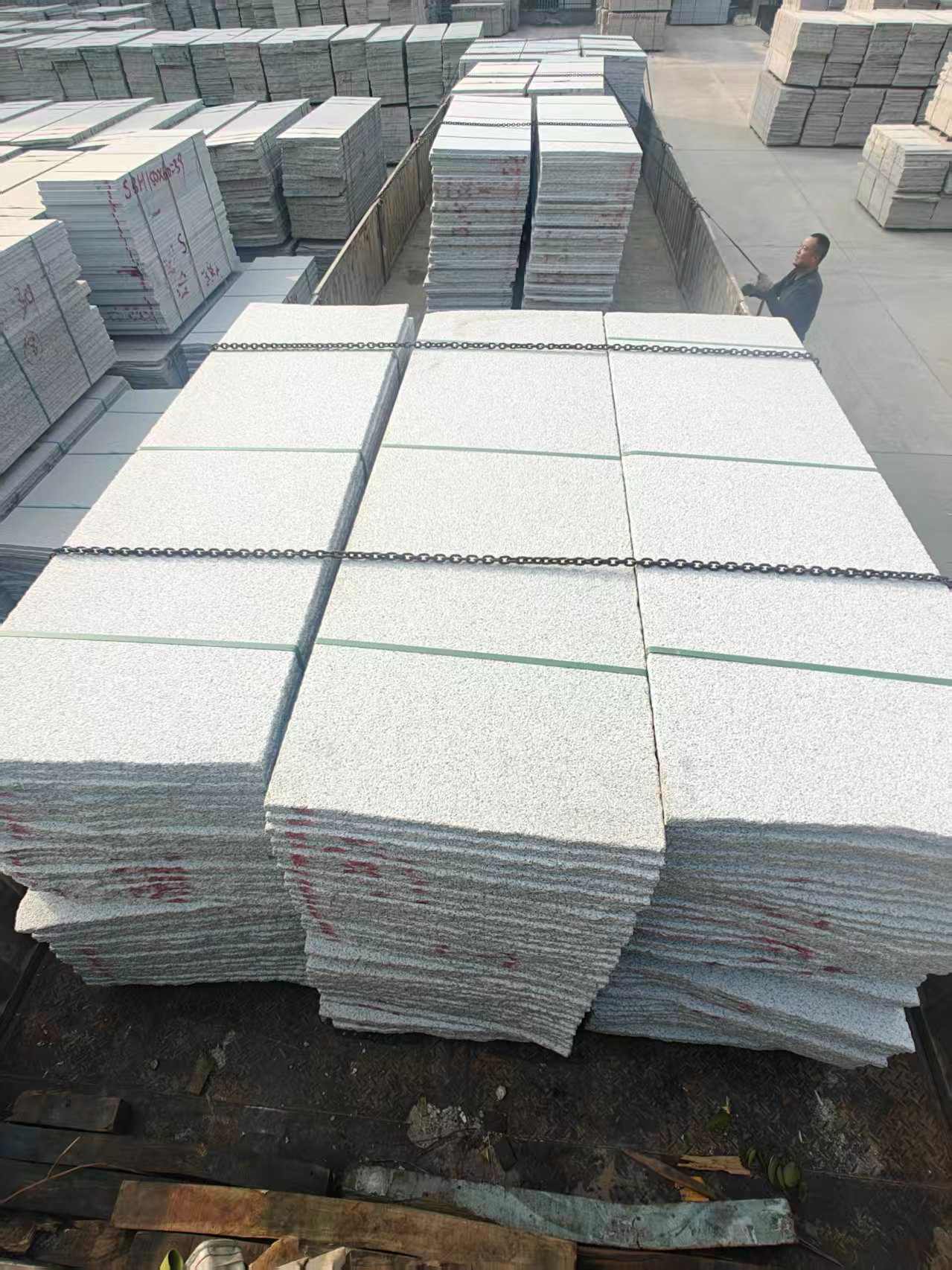 林芝芝麻白毛板，石材毛板