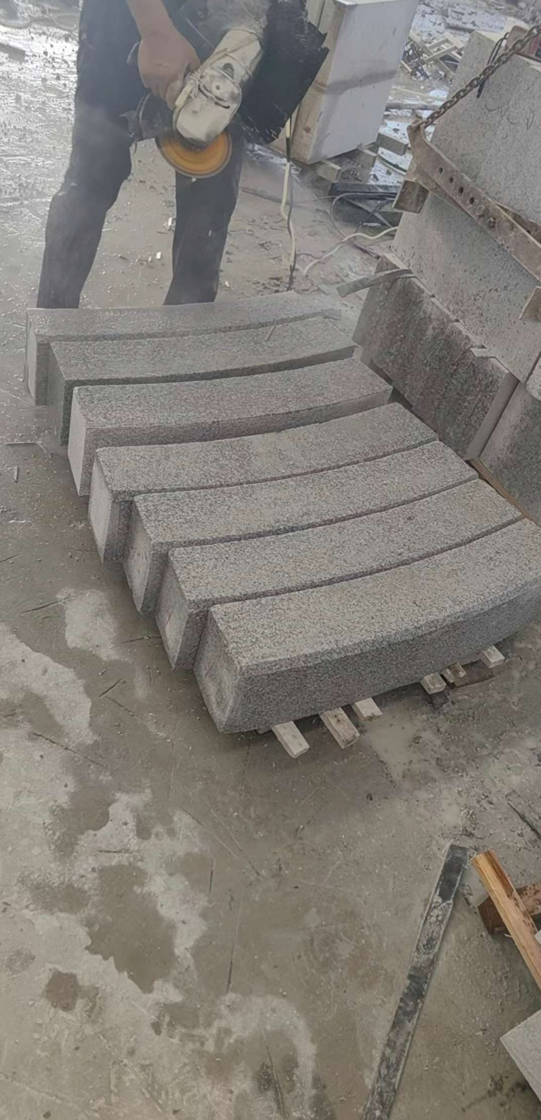 林芝芝麻白弧形路牙石